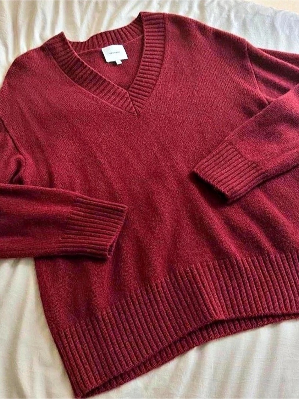 Reformation Women's Burgundy V-Neck Sweater Like New - Picture 3 of 5